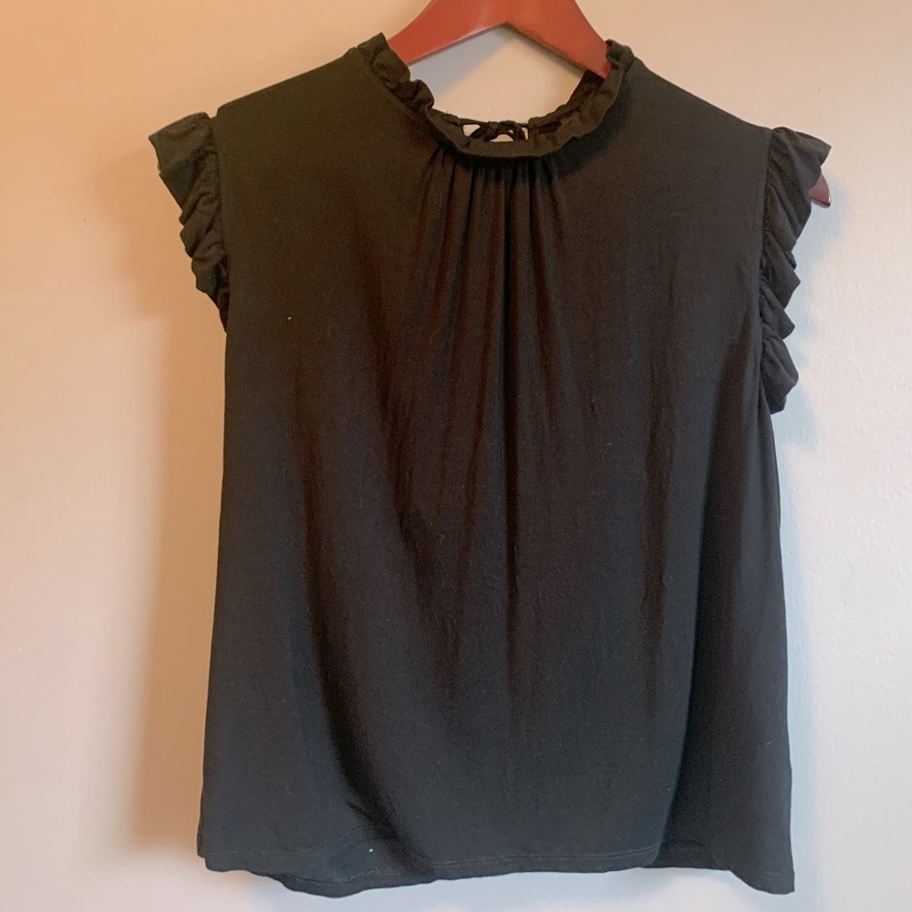 🥀3/$15🥀 Express High Neck with frill detail top